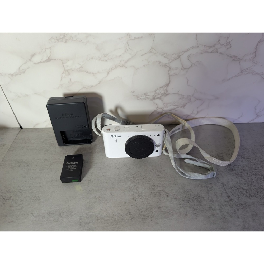 Nikon 1 J1 White Mirrorless 10.1MP 3x Zoom 3in LCD USB - No Lens